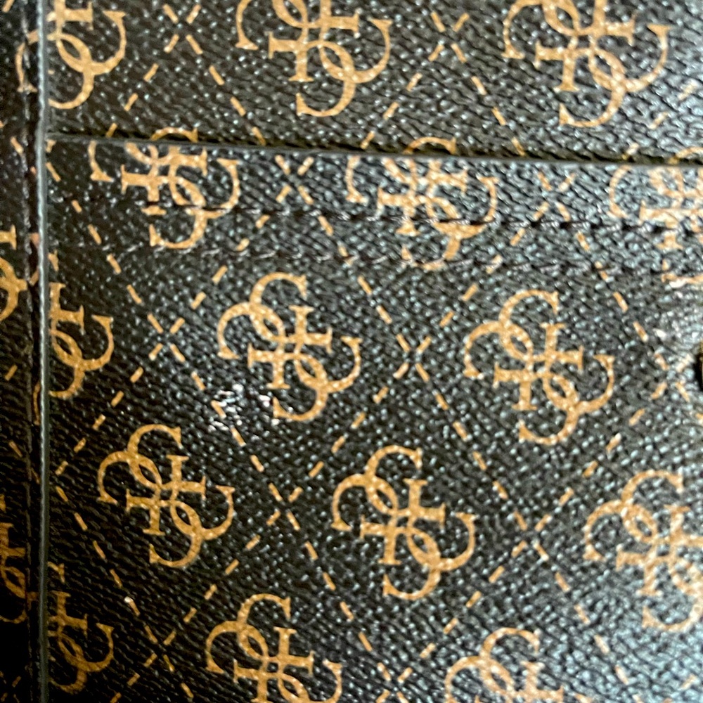 Guess Purse/Wallet - Picture 7 of 12